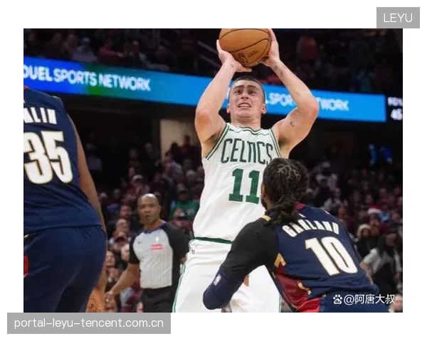 NBA凯尔特人保持高压逼抢，推进不断形成层层优势